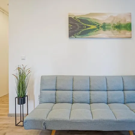 Apartment Bright Moments Away From Herastrau Park, Mall And Metro *