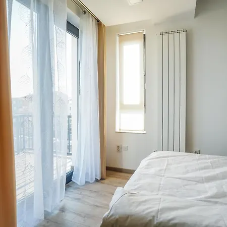 Apartment Bright Moments Away From Herastrau Park, Mall And Metro