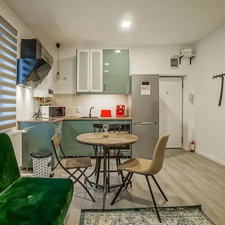 Bright Moments Away From Herastrau Park, Mall And Metro Apartment *