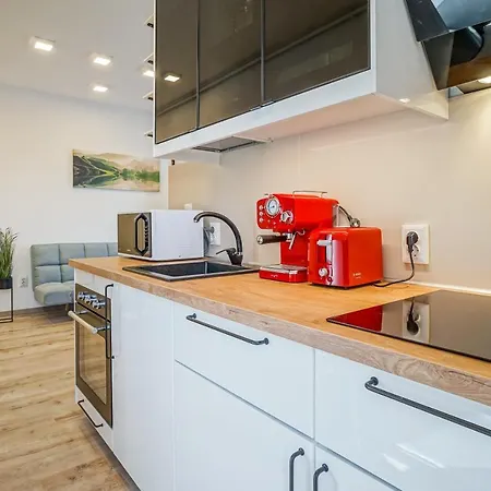 Bright Moments Away From Herastrau Park, Mall And Metro Apartment