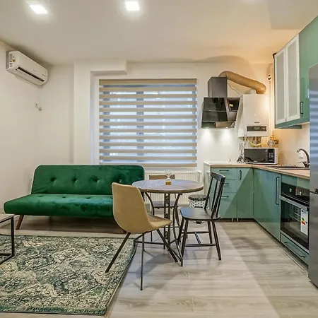 Bright Moments Away From Herastrau Park, Mall And Metro Apartment