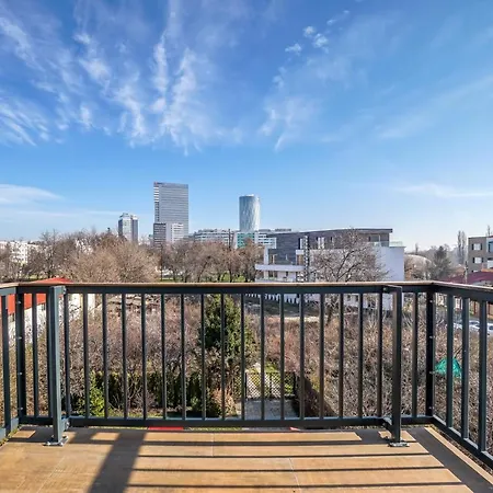 Bright Moments Away From Herastrau Park, Mall And Metro Apartment